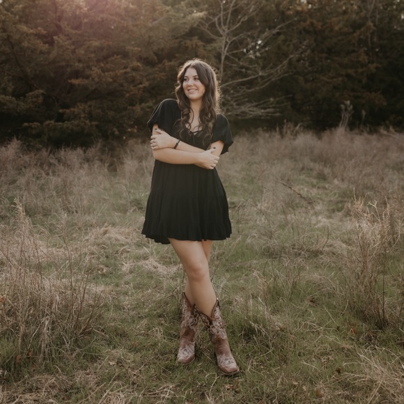 Meet your Posher, Kaycee - Picture 1 of 1